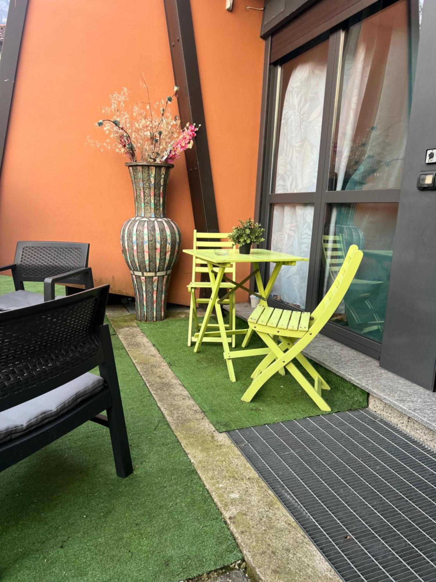 B&B Resilienza - Camera Privata Con Bagno Lecco Eksteriør billede
