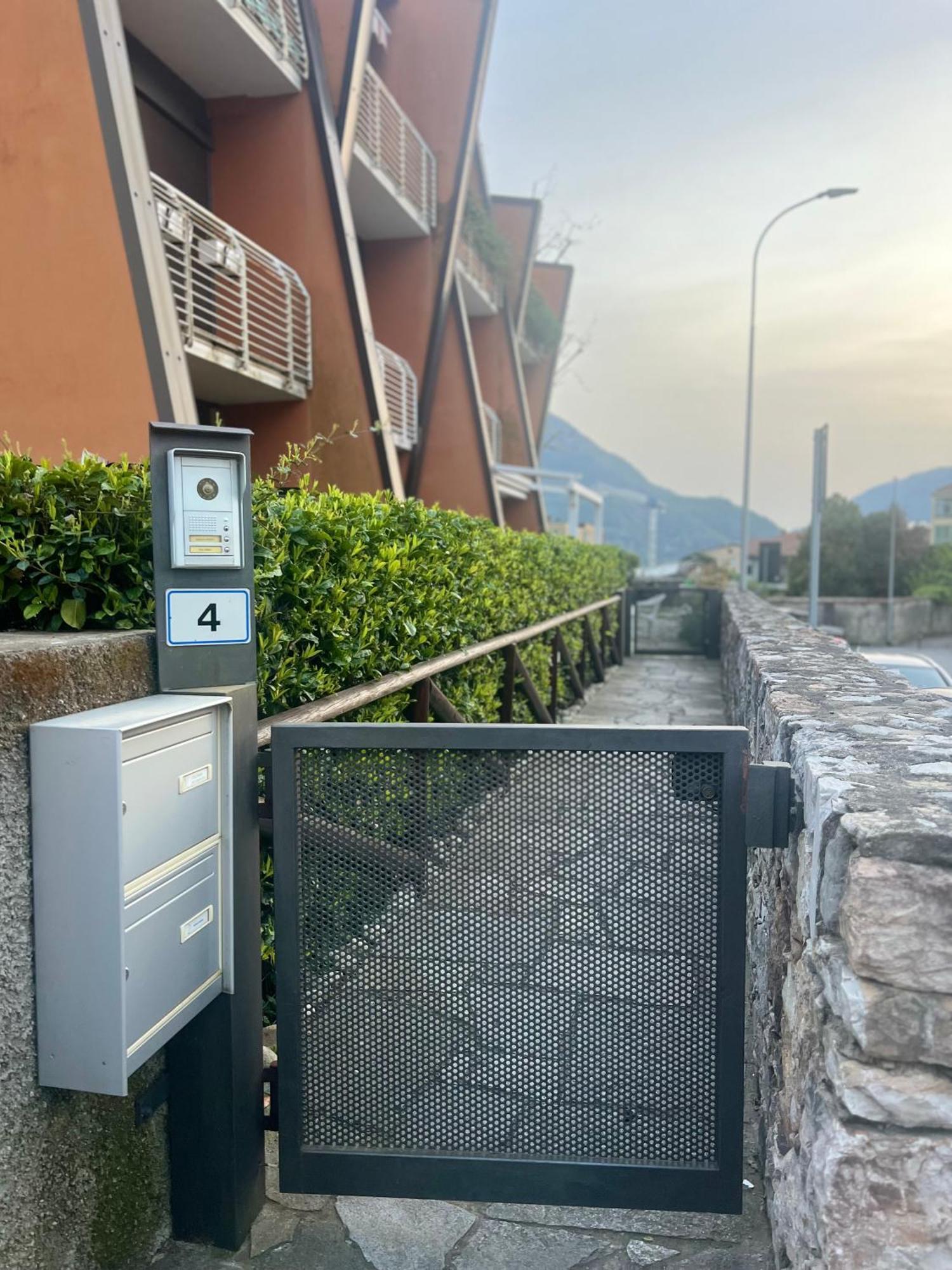 B&B Resilienza - Camera Privata Con Bagno Lecco Eksteriør billede
